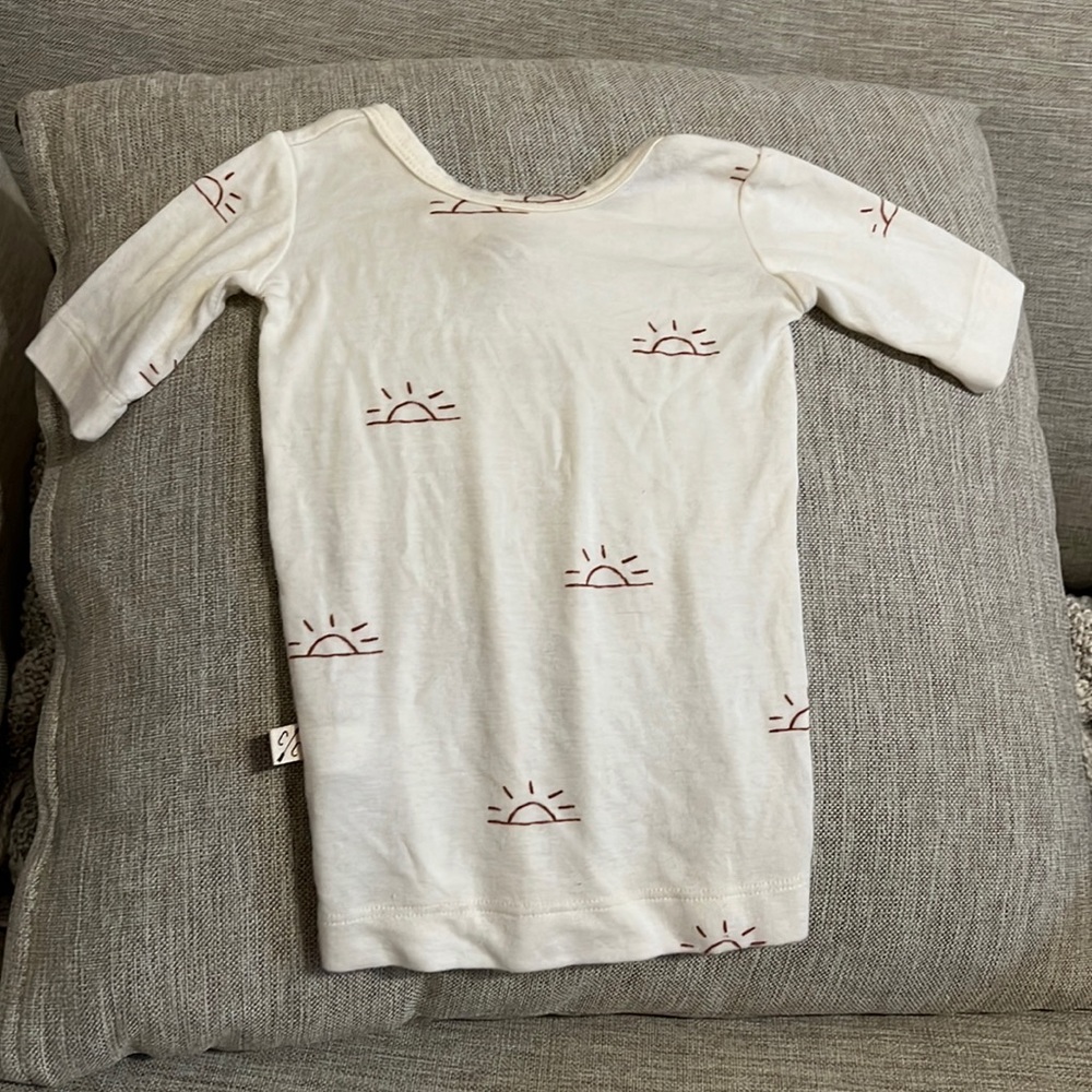 Childhoods Clothing girls ballet tee 12-18 sunrise print.  SUPER SOFT VGUC